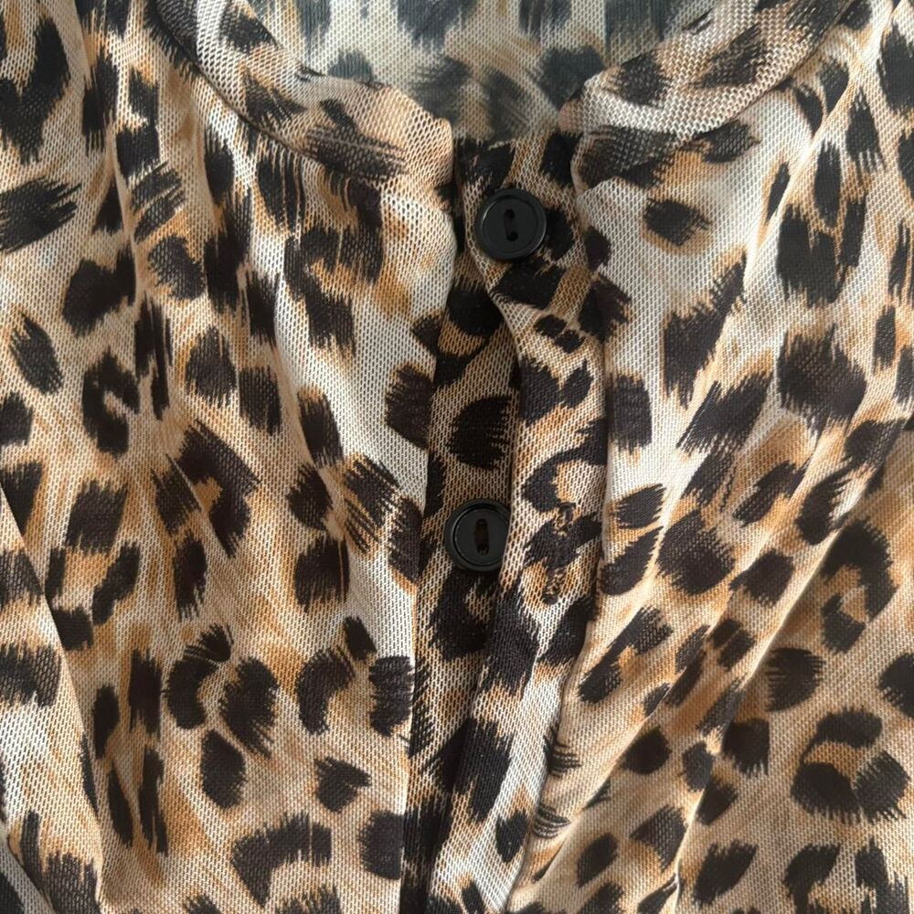 Vibe Leopard Print Long Sleeve Button-Up Blouse — NWT Women's XL - Picture 3 of 4